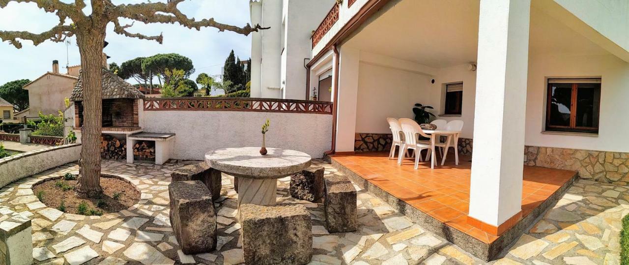 Vacay Apartamento Montgo, Agradable Jardin! En Costa Brava L'Escala! Exterior foto